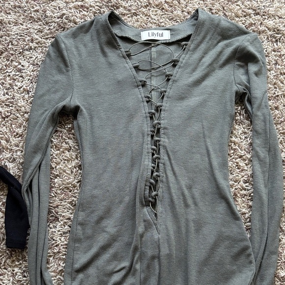 Lace-Up Long Sleeve Bodysuits in Black and Olive lot - Picture 4 of 7